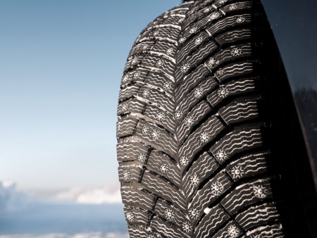 285/60R18 Michelin X-Ice North 4 piggdekk